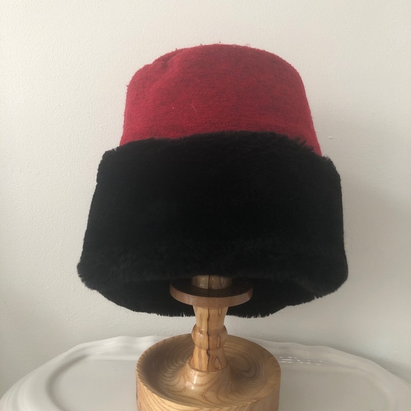 Vintage Faux Fur Black and Red Hat - Picture 1 of 5